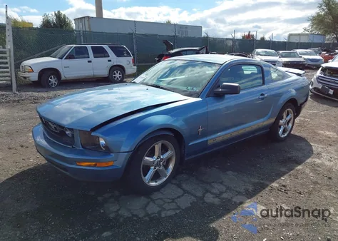 2008 Ford Mustang V6 Deluxe/V6 Premium z USA, uszkodzony, nr VIN 1ZVHT80N685151196